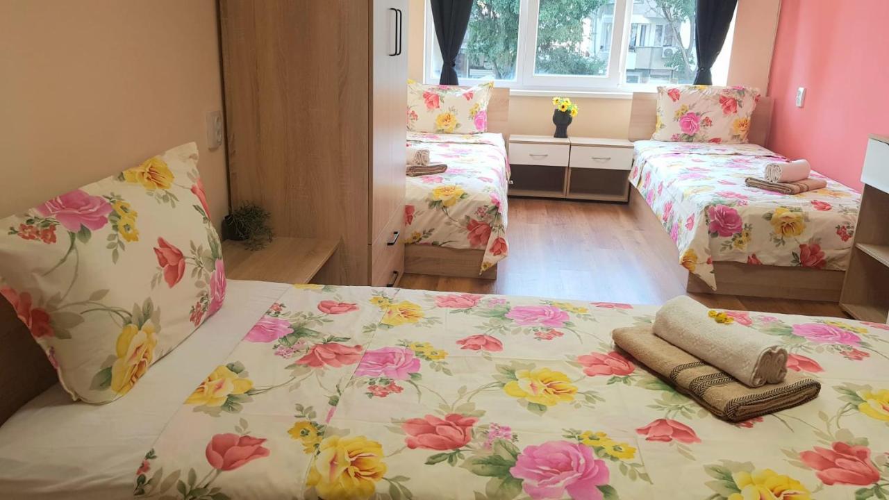 Roma Ostello Varna Esterno foto