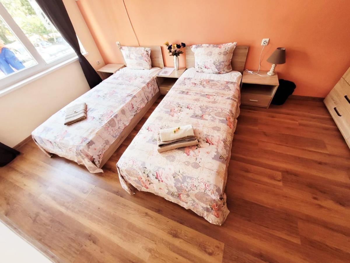 Roma Ostello Varna Esterno foto